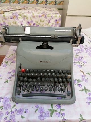 OCASIÓN máquina de escribir antigua olivetti