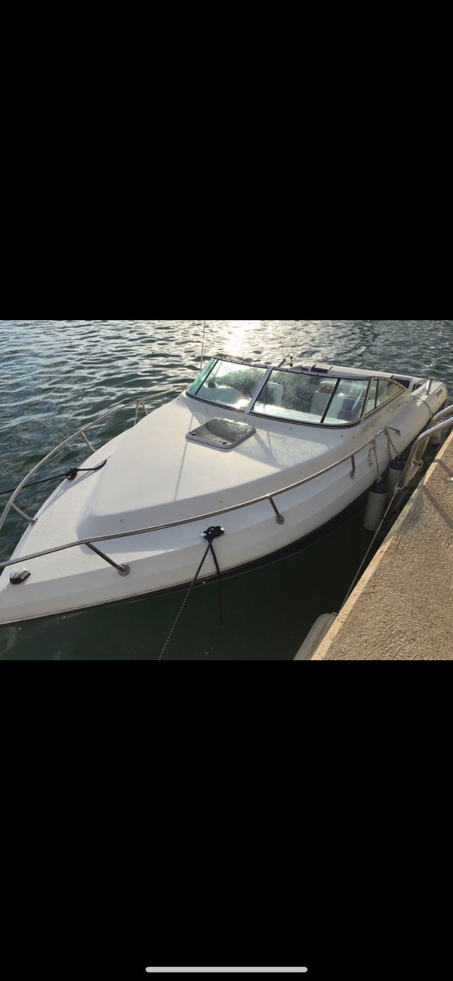 Rinker 230 Festiva ESTROPEADA barata