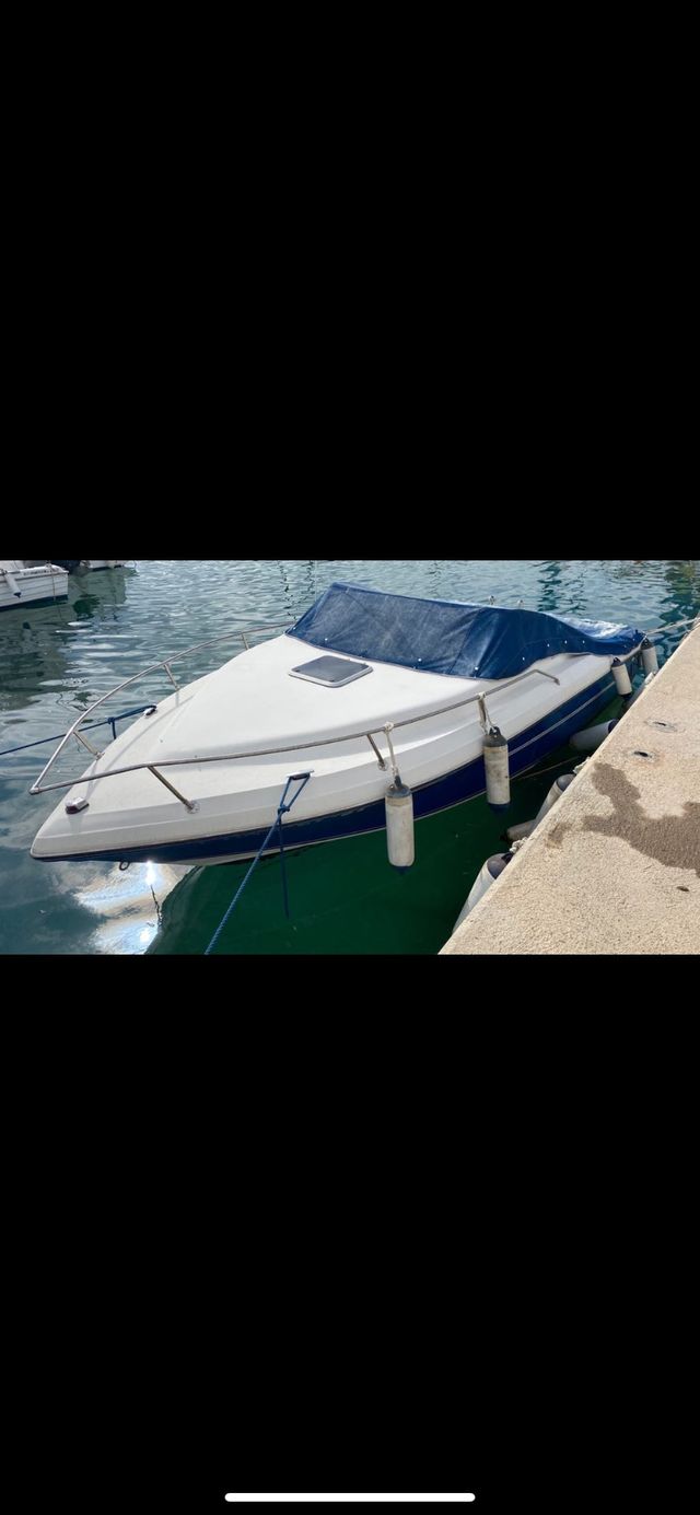 Rinker 230 Festiva ESTROPEADA barata