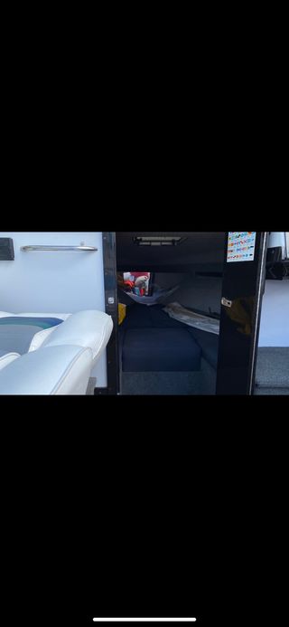 Rinker 230 Festiva ESTROPEADA urge venta