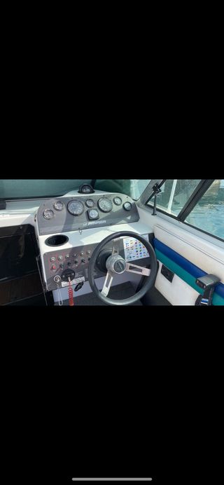 Rinker 230 Festiva ESTROPEADA urge venta