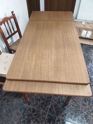 Mesa rectangular de cocina de madera