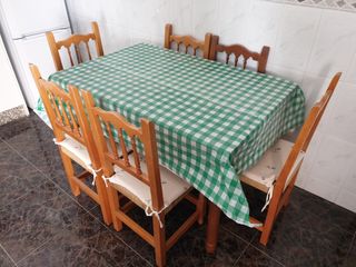 Mesa rectangular de cocina de madera