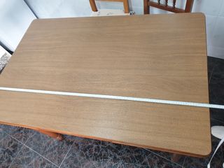 Mesa rectangular de cocina de madera