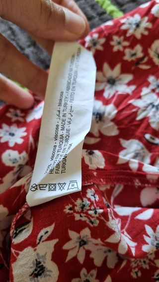 Falda midi flores de Lefties