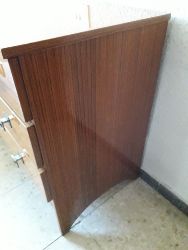 Mueble formica marrón