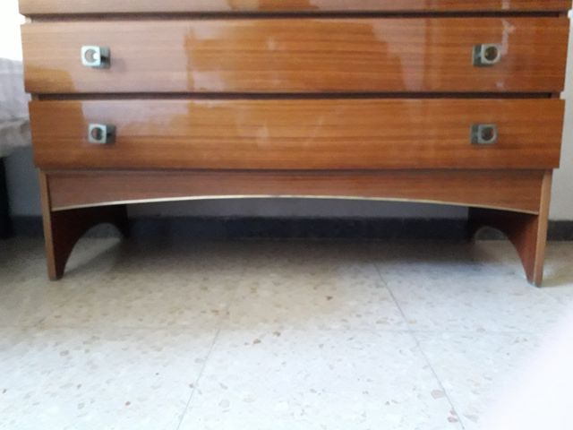 Mueble formica marrón