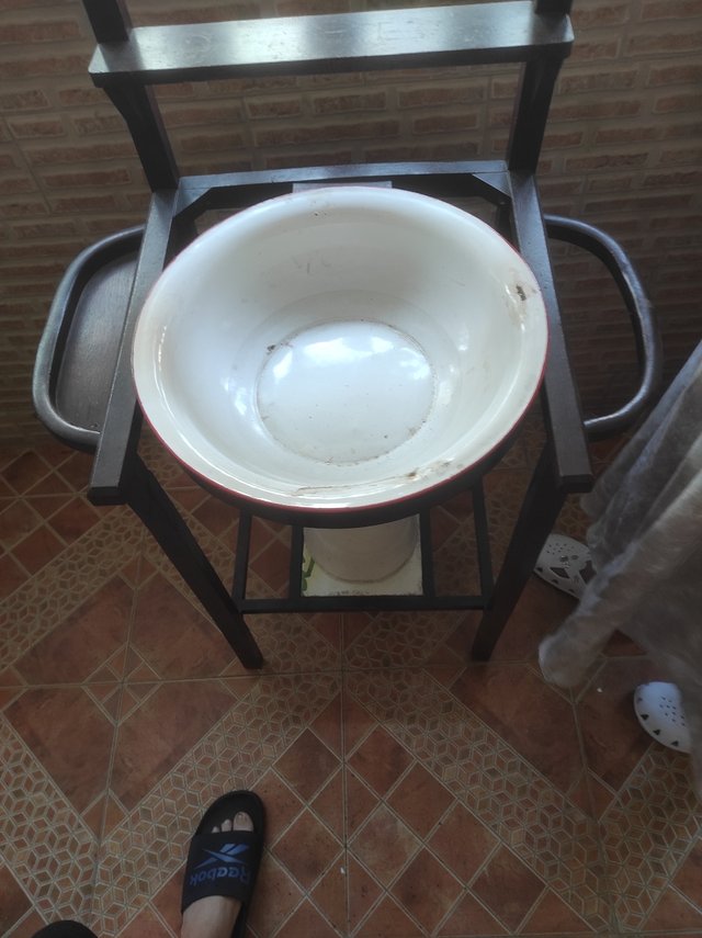 mueble antiguo de baño