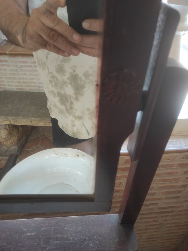 mueble antiguo de baño