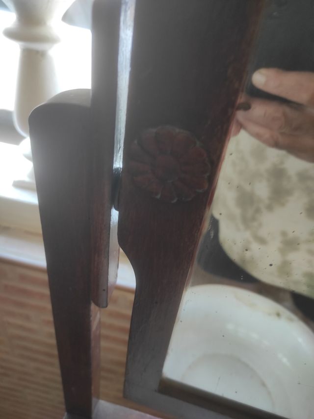 mueble antiguo de baño