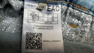 Pantalón tejano Guess talla 34