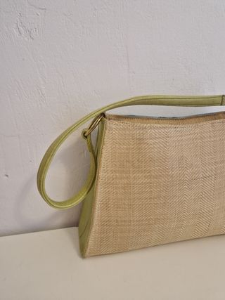 Bolso Cartera verde estampado con toques dorados