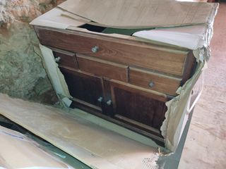 Espejo y mueble de baño de madera