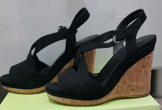 Sandalias de cuña negras