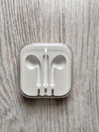 CAJA AURICULARES IPHONE