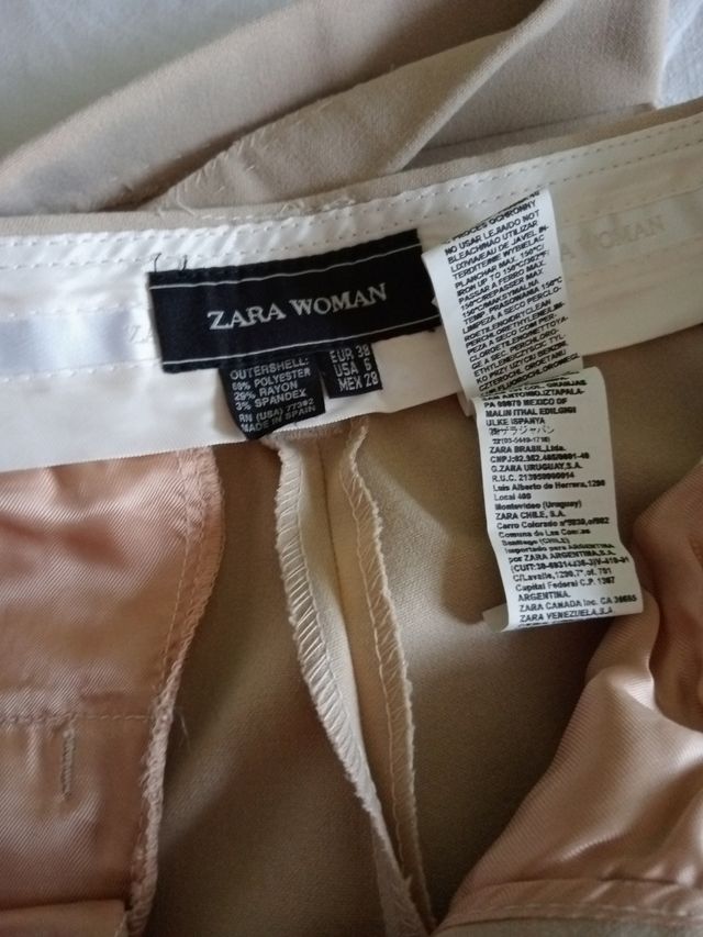 pantalón beige