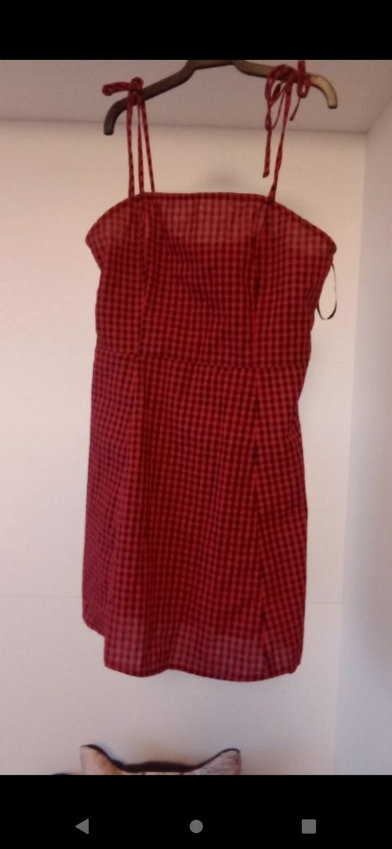 abitino rosso a quadretti