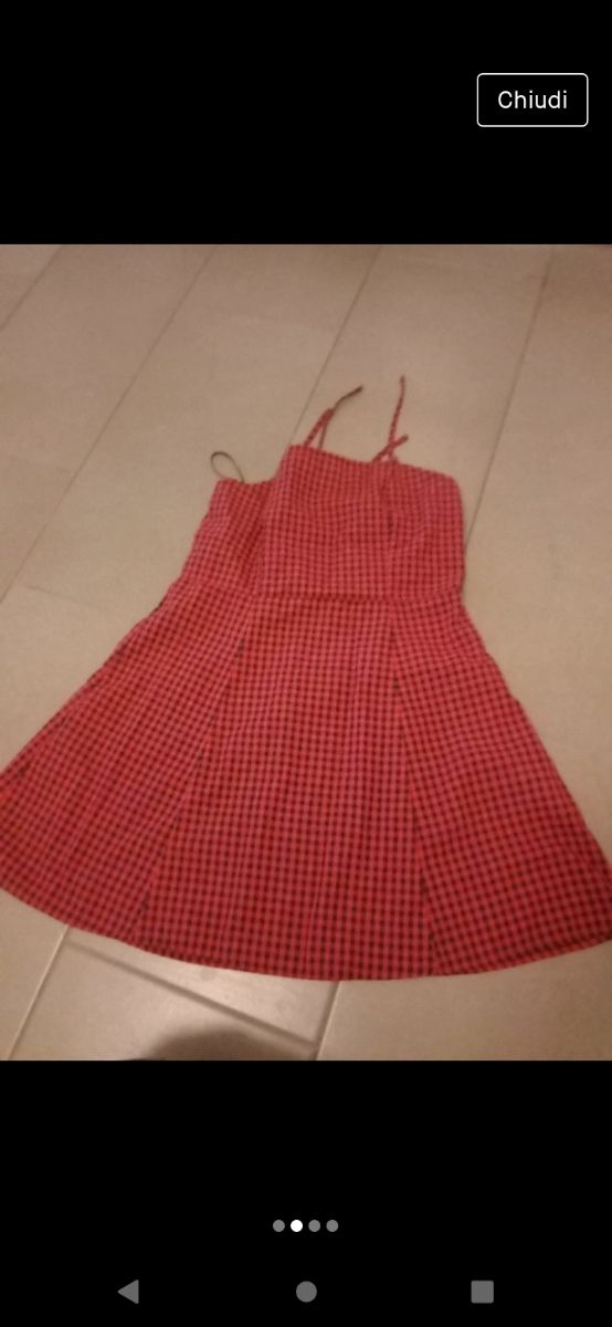 abitino rosso a quadretti