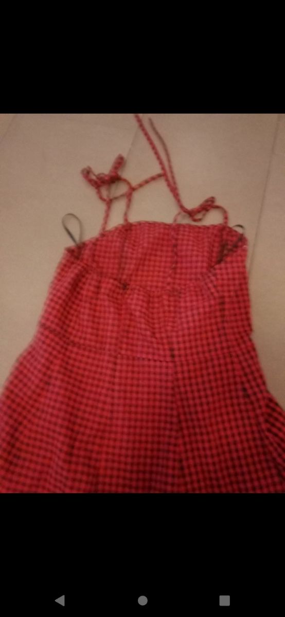 abitino rosso a quadretti