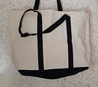 Bolsa de Adolfo Domínguez