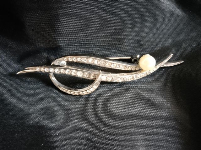 BROCHE CON PERLA