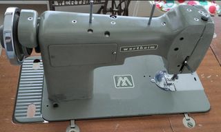 Máquina de coser Wertheim y patas inclui