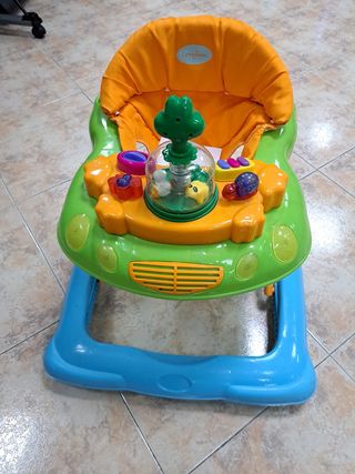 Andador Comptine con bandeja de juegos