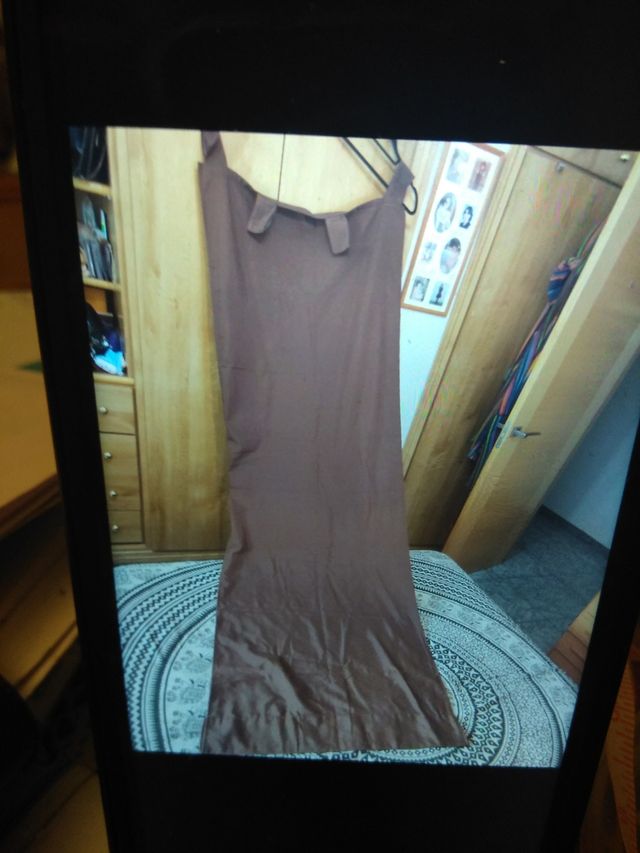 Dos alas de cortina marrón