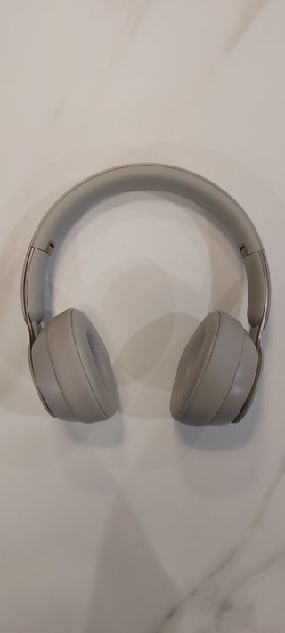 Auriculares Beats Solo Pro (Marfil)