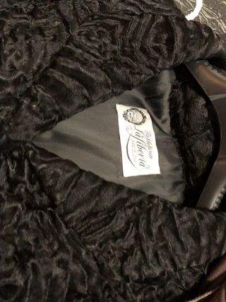 Abrigo de astracán negro