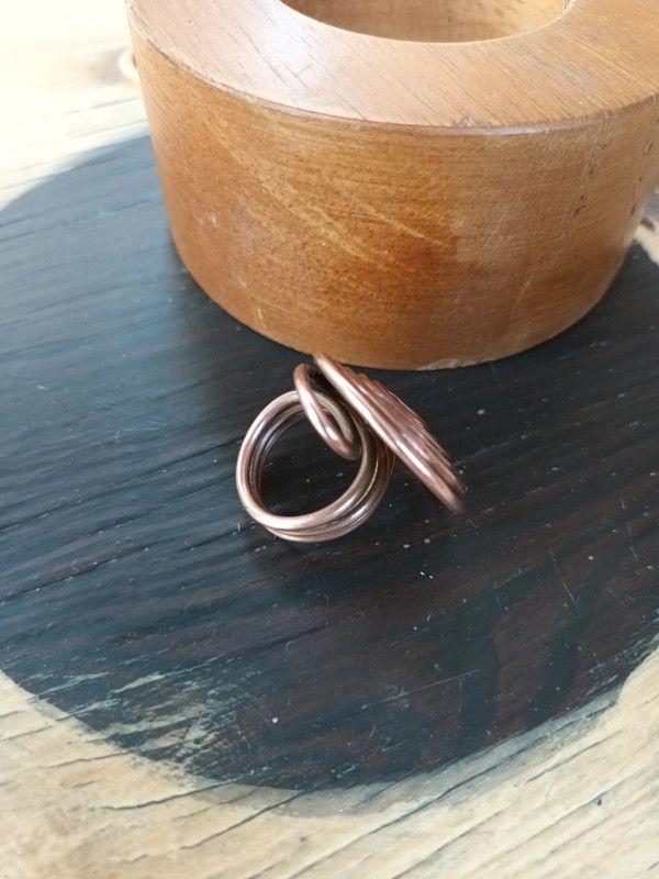 Anello in ferro battuto con spirale