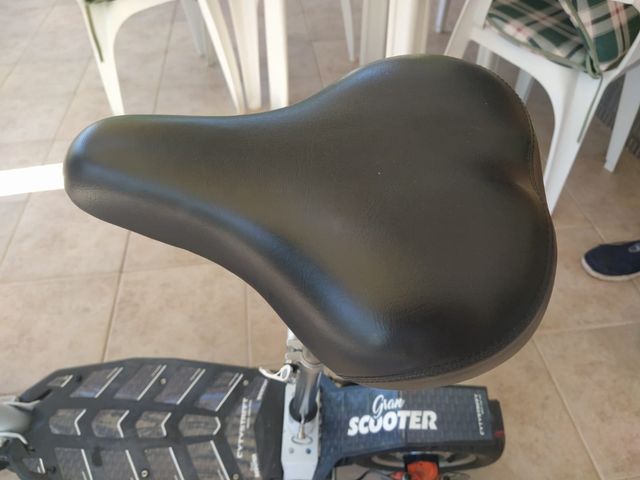 patinete eléctrico con sillín