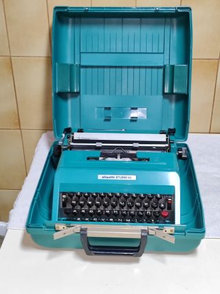Máquina de escribir Olivetti Studio 45 turquesa