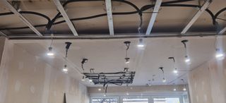 ELECTRICISTA, ANTENISTA, PINTOR Y ALBAÑILERÍA