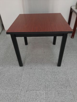 Mesa d comedor.
