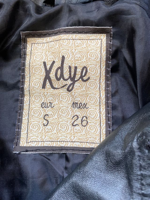 Chaqueta de piel tipo motera