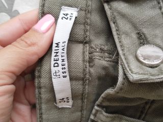 Pantalón pitillo verde de Lefties