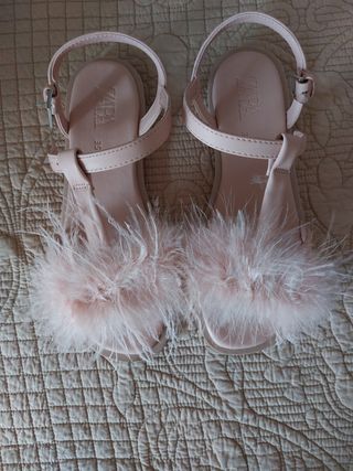 Sandalias color nude talla 35 de Zara