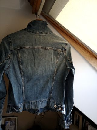 Cazadora vaquera.T 38 .H&M