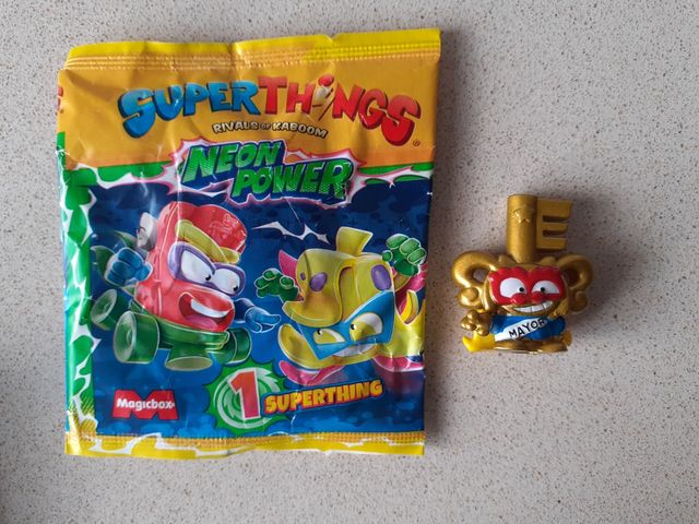 Superthing Neon Power serie 11 dorado