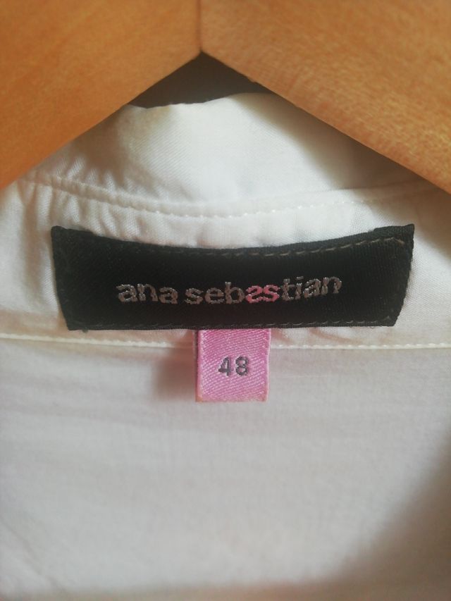 Blusa Ana Sebestian, talla 48.