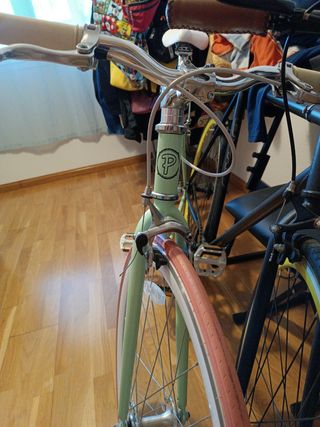 Bici fixie rosa y verde