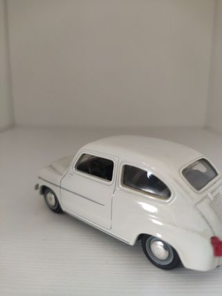 Maqueta Seat 600