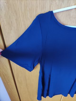 camiseta azul marino Mango talla S- M