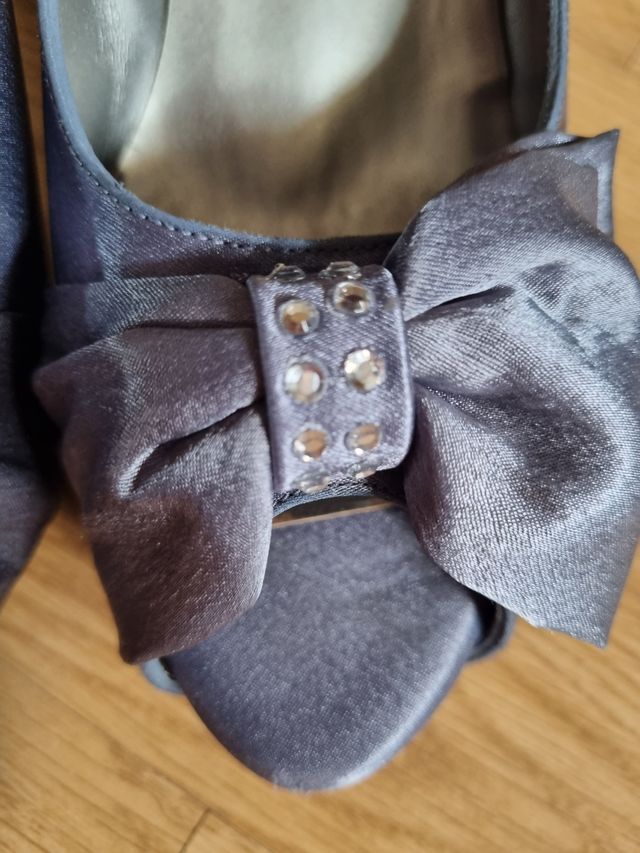 Zapato de Raso color gris azulado de Carlo Garcia 