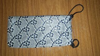 Gafas de sol negras de terciopelo