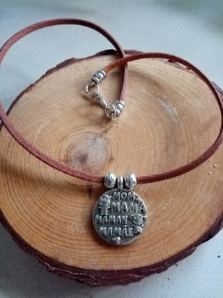 Gargantilla Mamá cuero