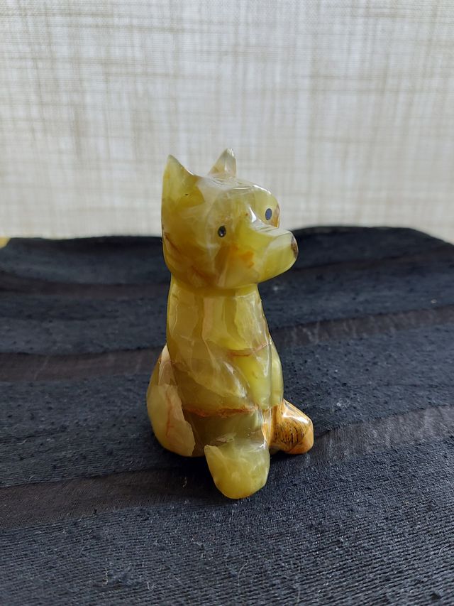 Escultura de schnauzer en onix verde