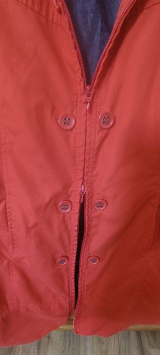 Cazadora Parka mujer rojo. Talla 38-40