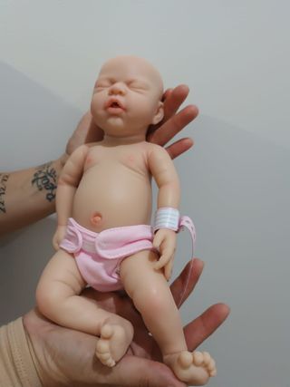 Bebé de silicona de platino de 32 centímetros